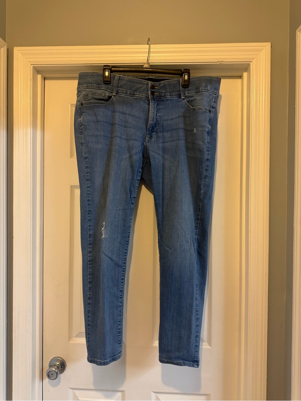 Boutique Women's Straight Leg Denim Jeans - Blue